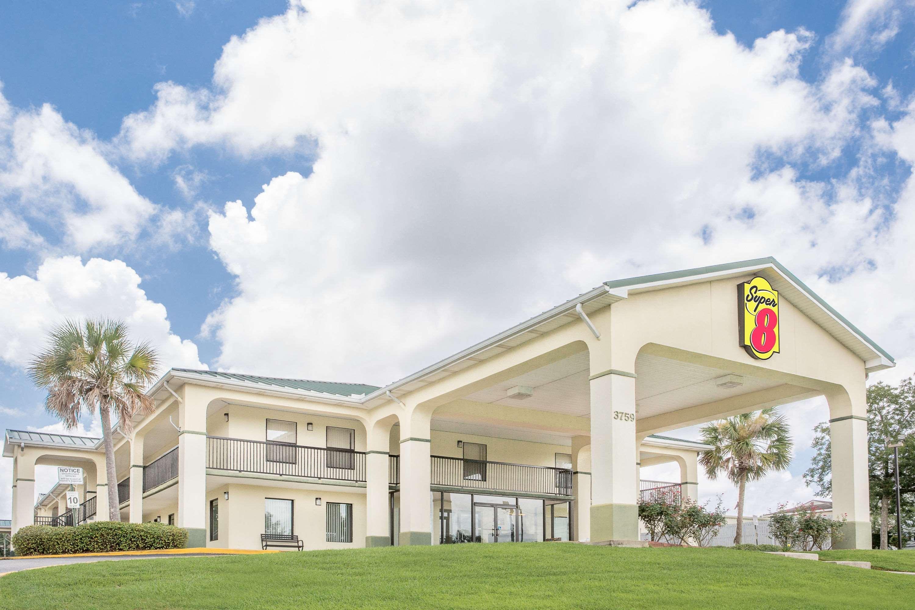 Super 8 By Wyndham Mobile Hotel Exterior foto
